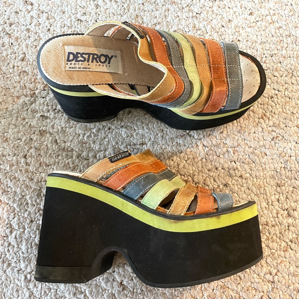 Destroy vintage platforms EUC
